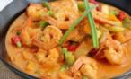 طريقة عمل شوربة المأكولات البحرية بالكاري